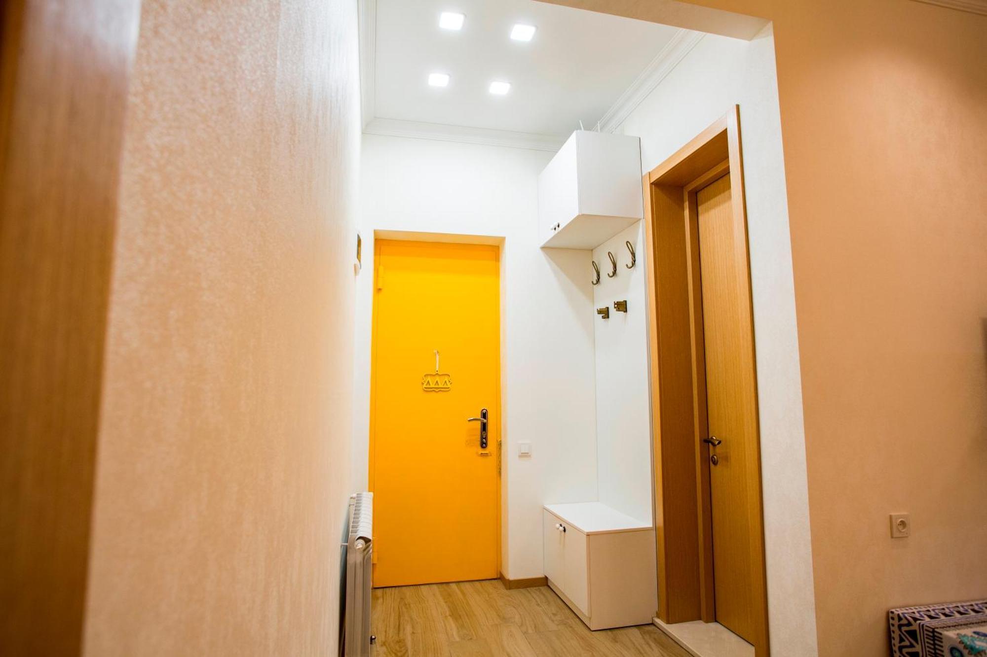 Yellow Apartment In Avlabari تبليسي المظهر الخارجي الصورة