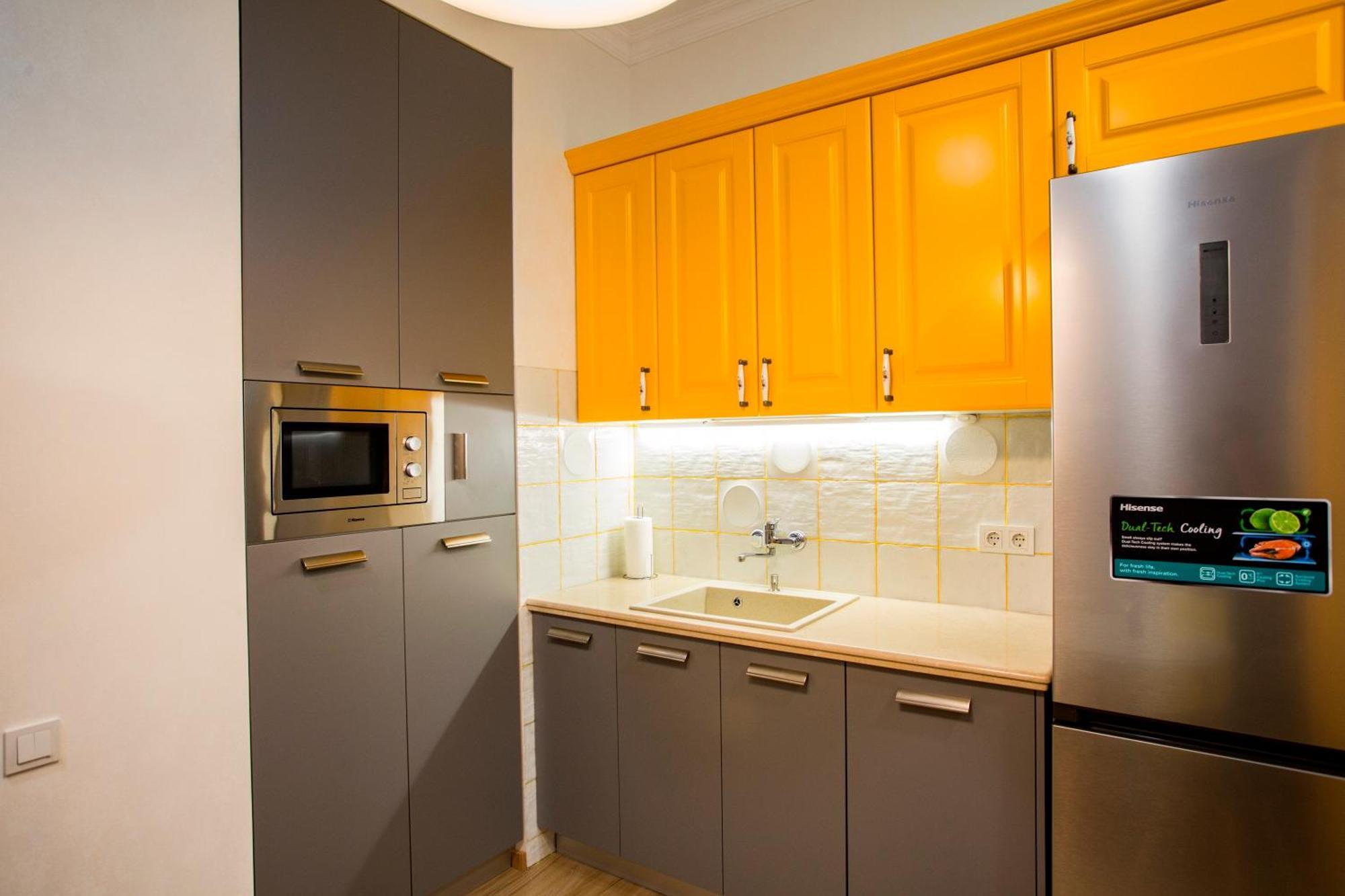 Yellow Apartment In Avlabari تبليسي المظهر الخارجي الصورة