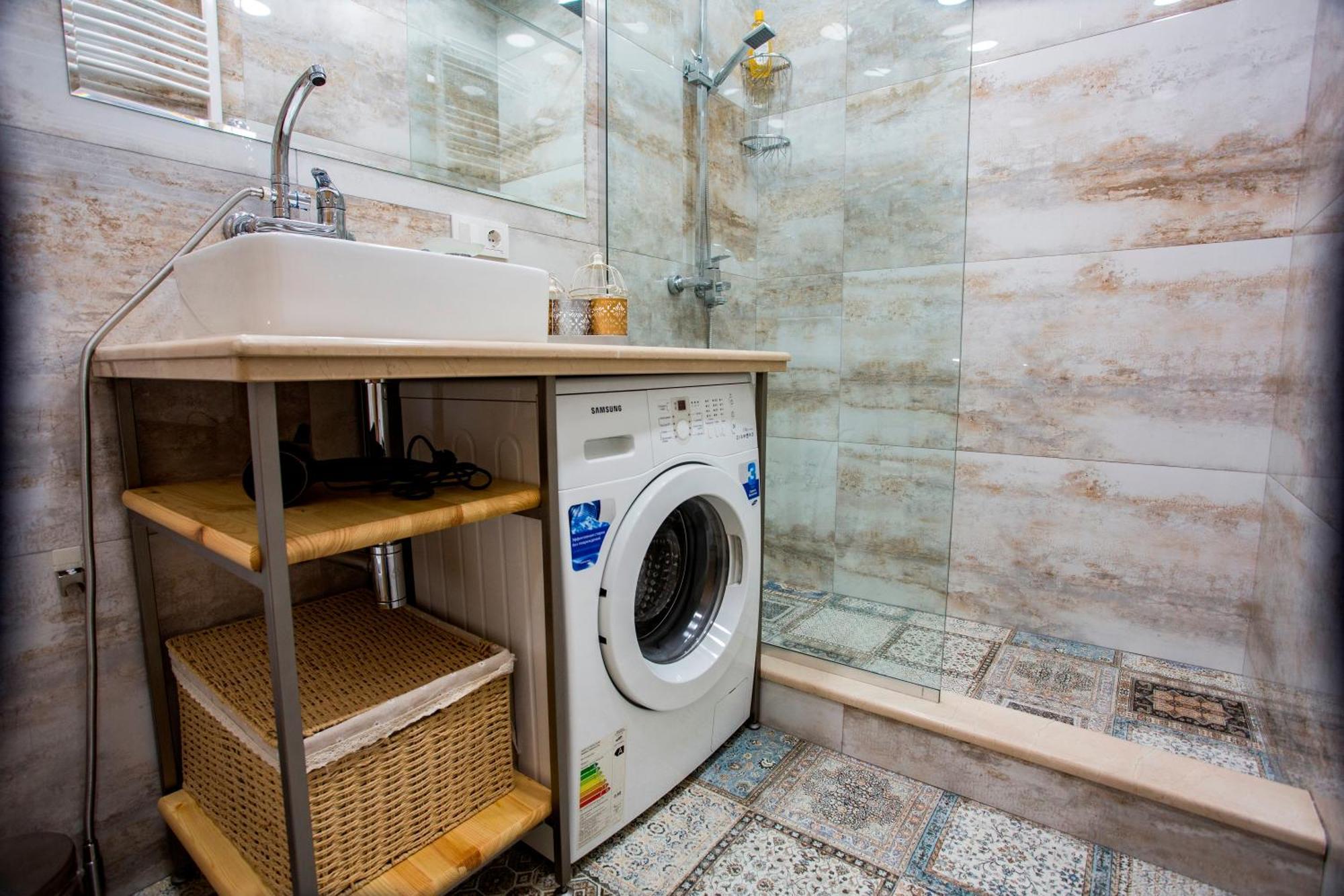 Yellow Apartment In Avlabari تبليسي المظهر الخارجي الصورة