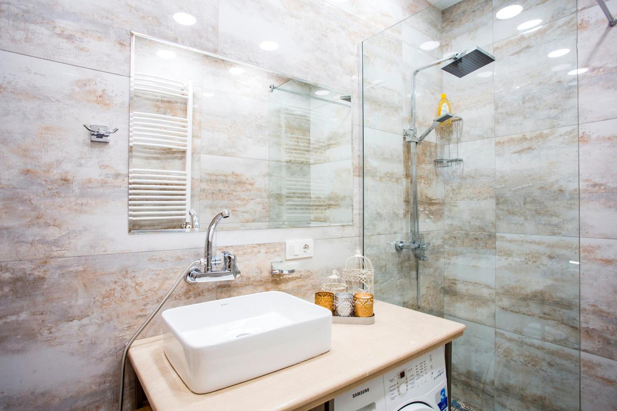 Yellow Apartment In Avlabari تبليسي المظهر الخارجي الصورة